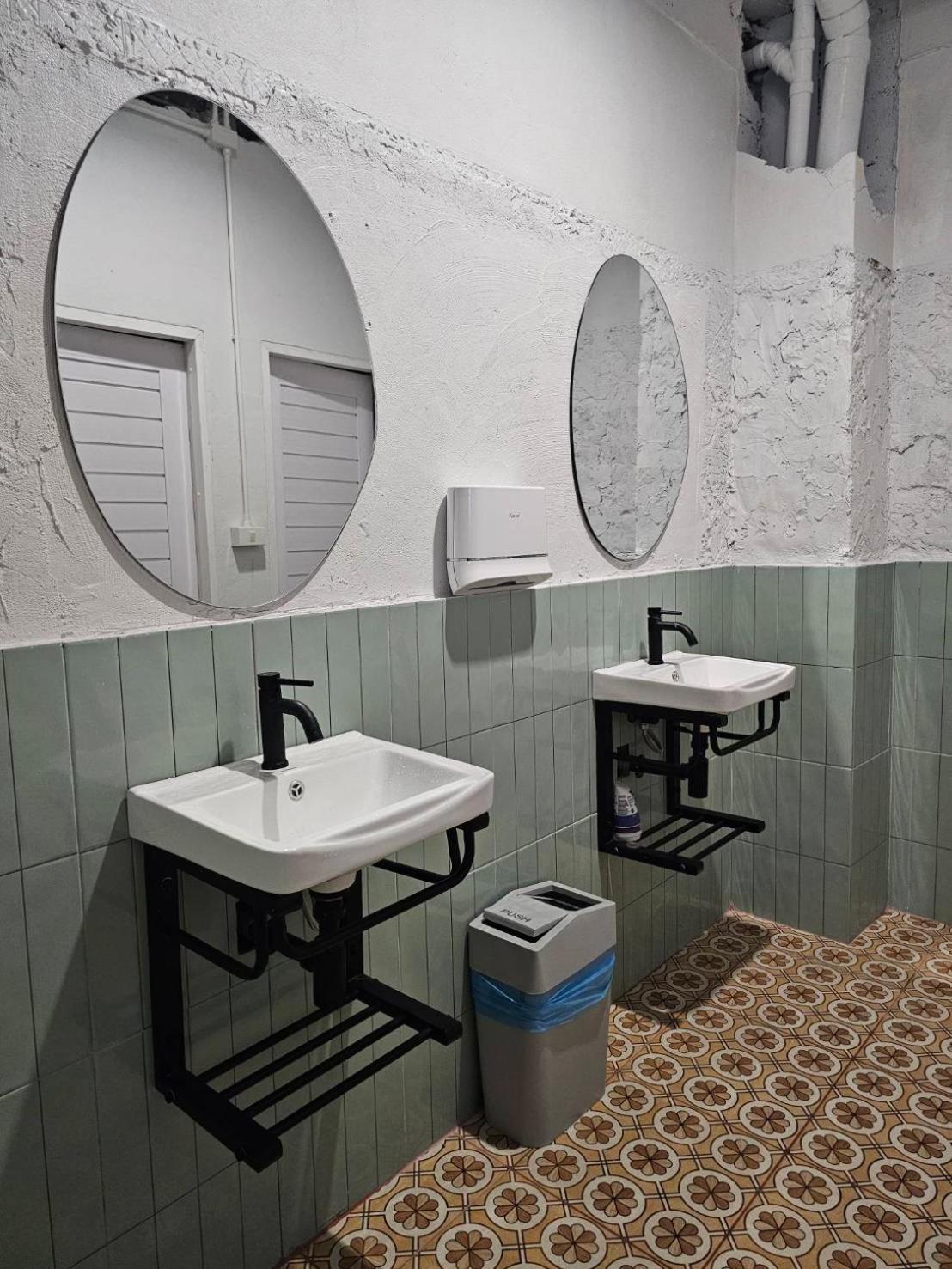 Hao Norn Hostel Thong Sala Buitenkant foto